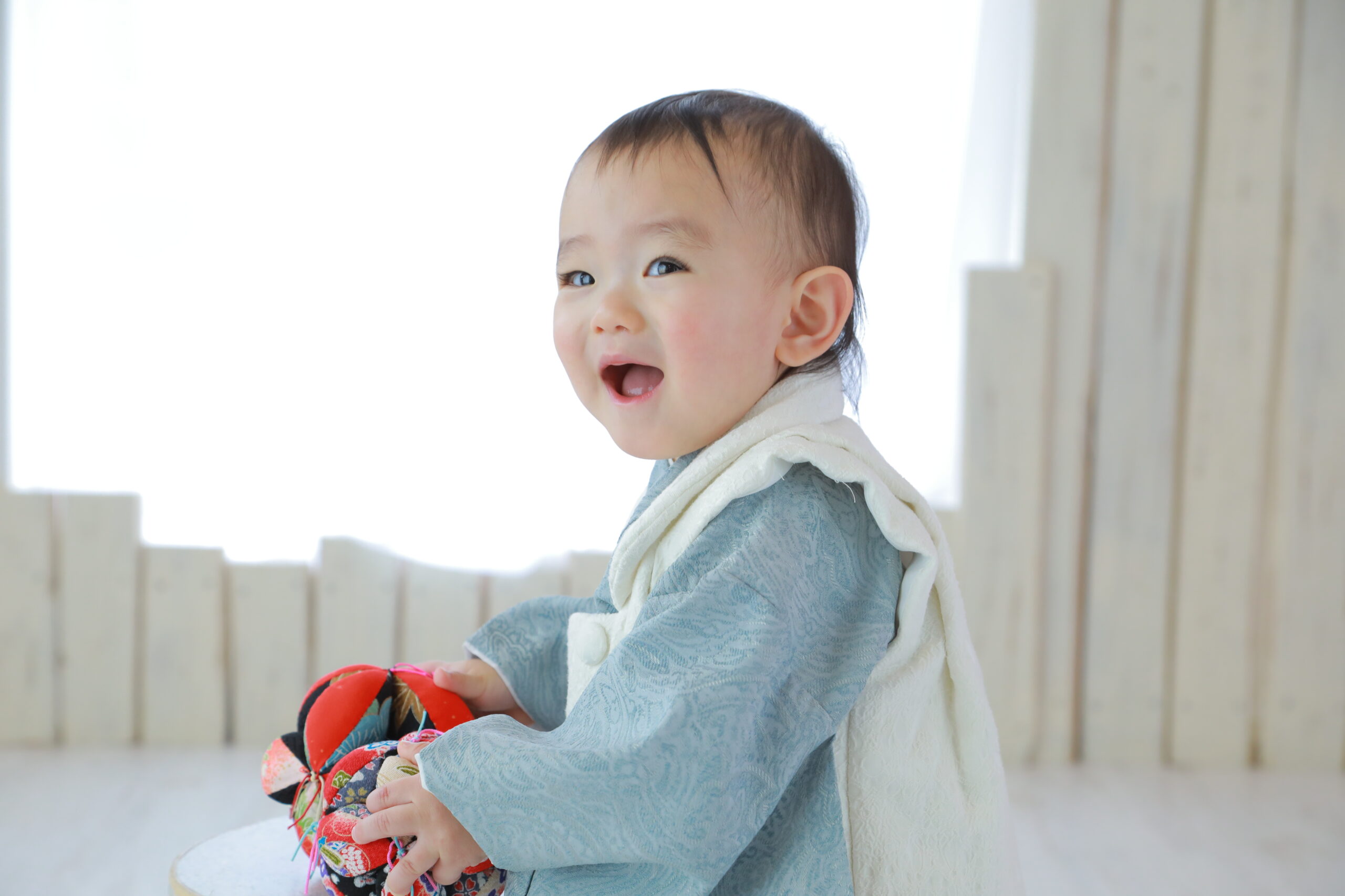 1歳誕生　和装　着物　可愛い　写真館　フォトスタジオ　アニーズスタジオ　上越