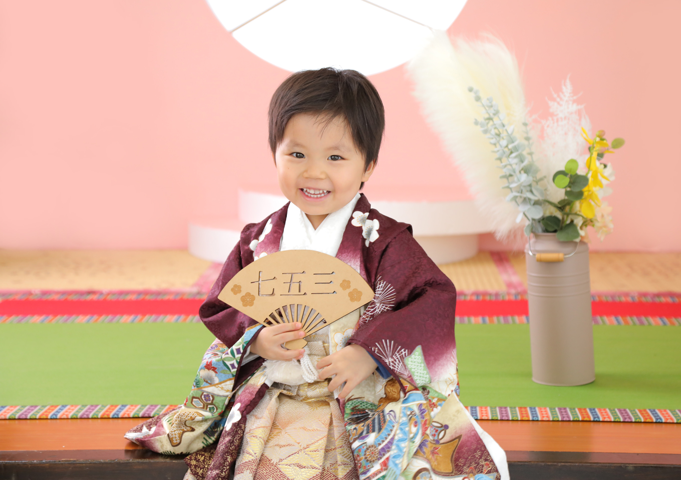 七五三　三歳　男の子　和装　着物　扇子　可愛い　写真観　フォトスタジオ　上越　アニーズスタジオ