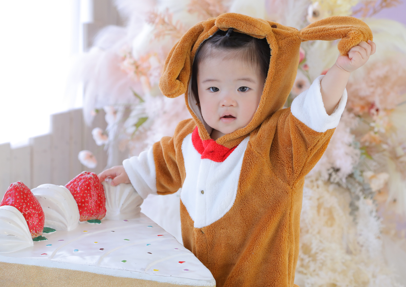 フォトスタジオ　上越　アニーズスタジオ　写真館　１歳お誕生日　お誕生日　きぐるみ　ケーキ