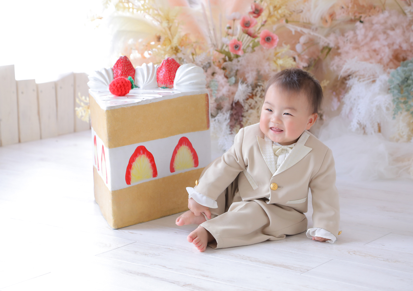 アニーズスタジオ　上越　フォトスタジオ　写真館　1歳　誕生日　1歳バースデイ　記念写真　バースデイ　ケーキ