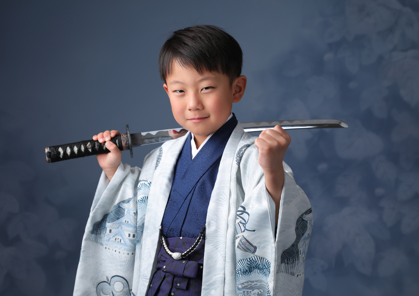 和装　着物　刀　七五三　男の子　五歳　かっこいい　上越　写真館　フォトスタジオ　アニーズスタジオ