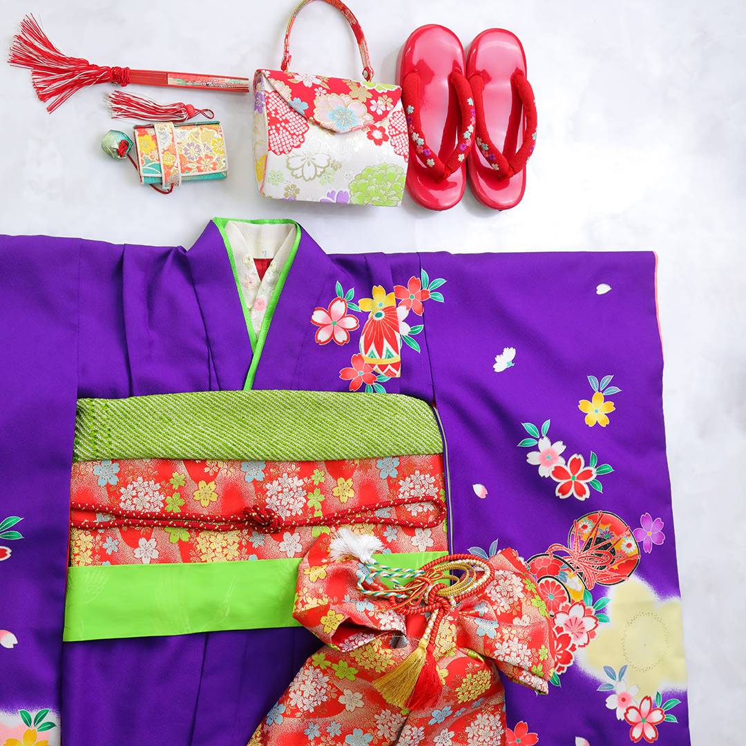 七五三　和装　着物　長岡　新潟　7歳　写真館　フォトスタジオ　神社　お参り　アニーズスタジオ　撮影　外出　帯　可愛い