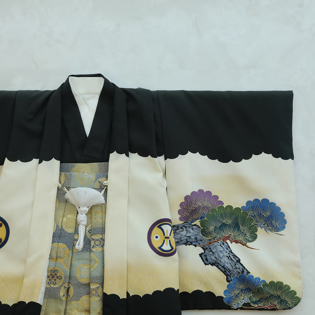 七五三　和装　着物　上越　新潟　3歳　写真館　フォトスタジオ　神社　お参り　アニーズスタジオ　撮影　外出　袴　お被布　可愛い