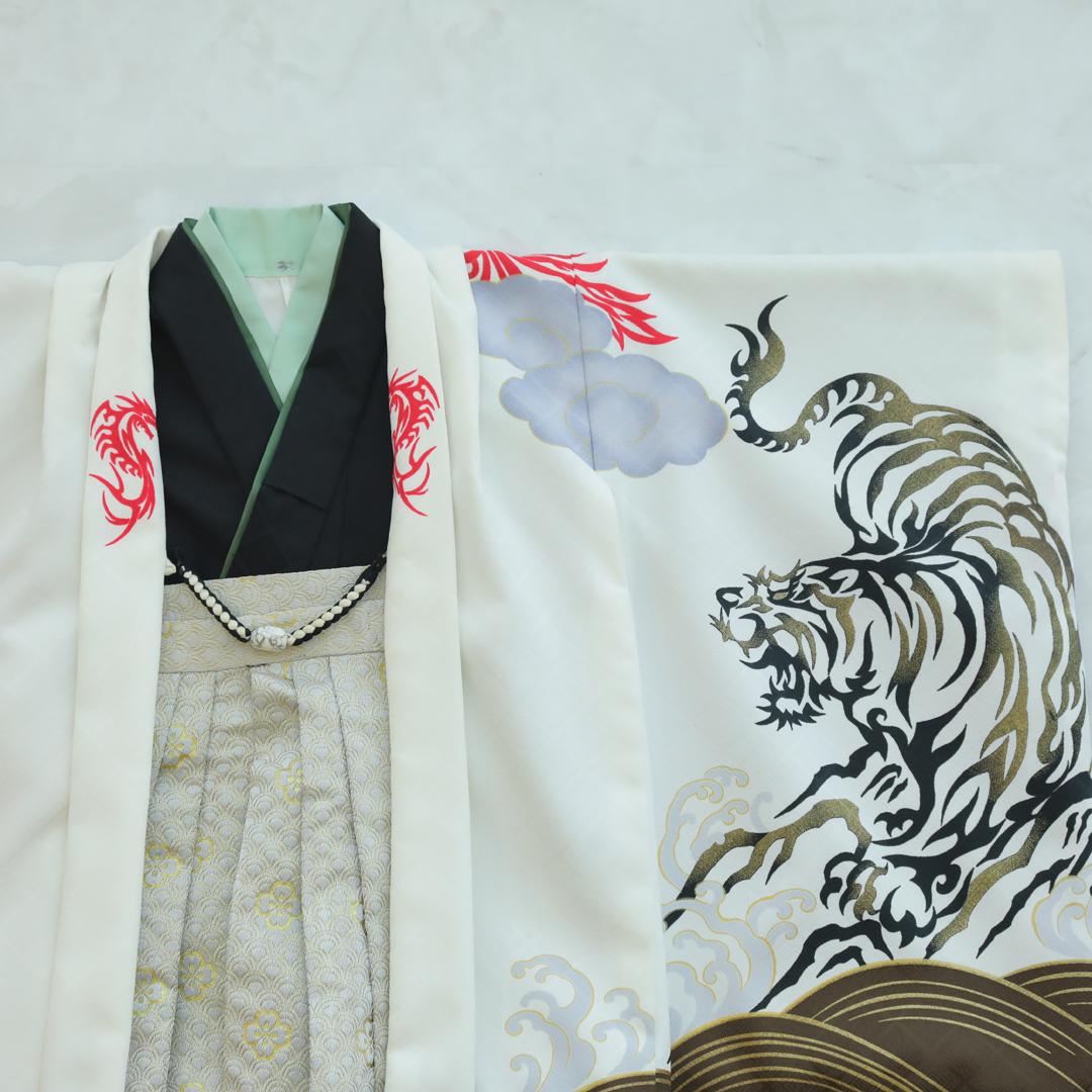 七五三　和装　着物　上越　新潟　5歳　写真館　フォトスタジオ　神社　お参り　アニーズスタジオ　撮影　外出　袴　可愛い　カッコいい