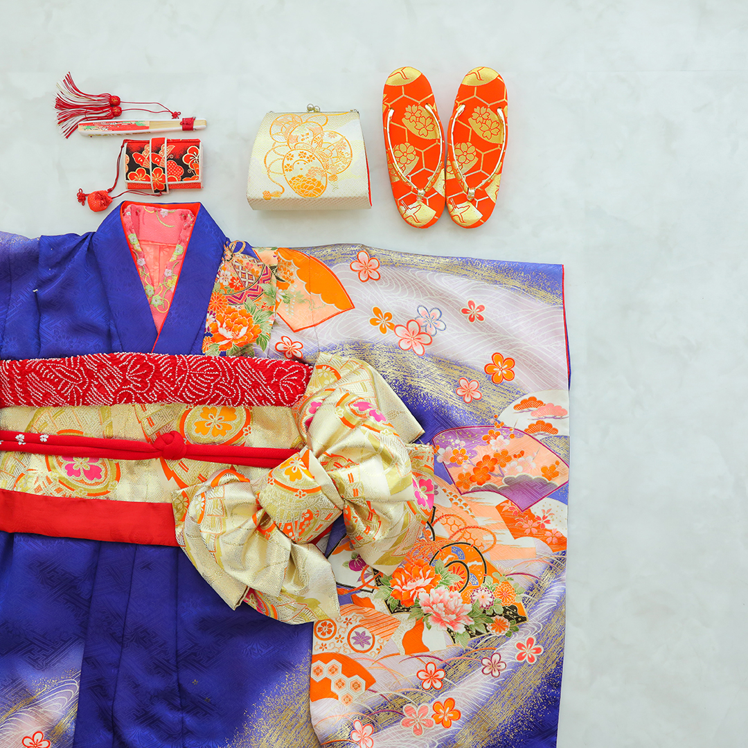 七五三　和装　着物　上越　新潟　7歳　写真館　フォトスタジオ　神社　お参り　アニーズスタジオ　撮影　外出　帯　可愛い