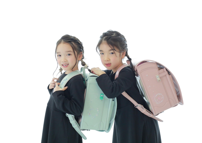 ランドセル　かわいい　入学　三つ編み　ヘアーアレンジ　姉妹　写真館　フォトスタジオ　アニーズスタジオ　上越