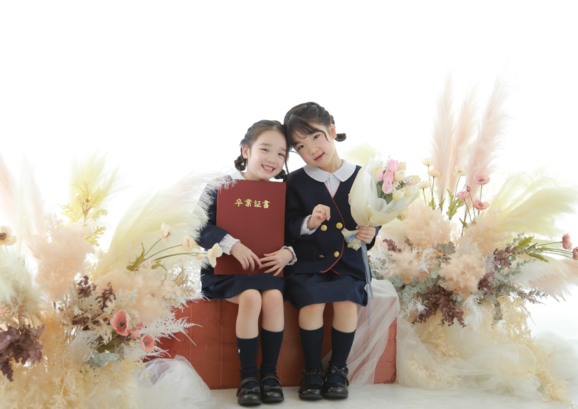 卒園　幼稚園　保育園　かわいい　入学　洋装　お花　上越　写真館　フォトスタジオ　アニーズスタジオ　賞状